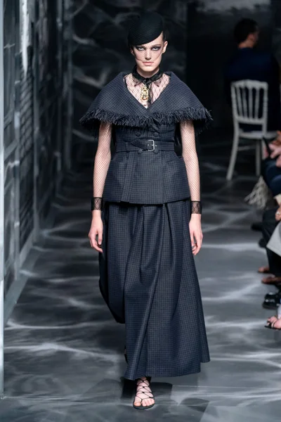Look 24